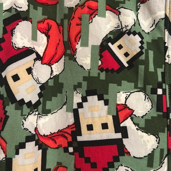 LuLaRoe Red Green Santa Print Leggings TC2 Polyester Spandex Fits Size 18+ - Picture 3 of 6